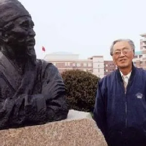 王卓予
