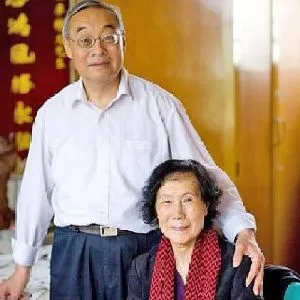 廖静文
