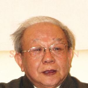 李巍