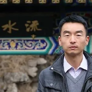 窦鸿山