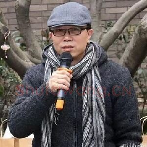 商亚东