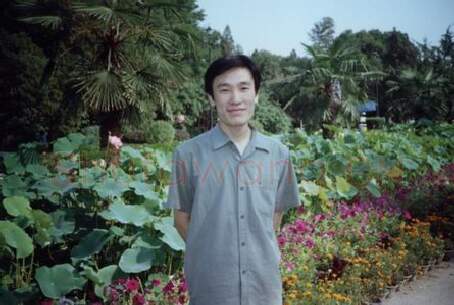 硬笔书法家(荆霄鹏)人物介绍及硬笔书法作品欣赏