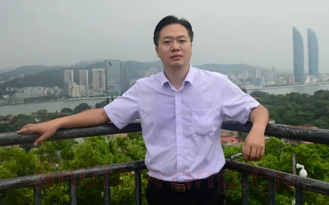 硬笔书法家(李颜乾)人物介绍及硬笔书法作品欣赏