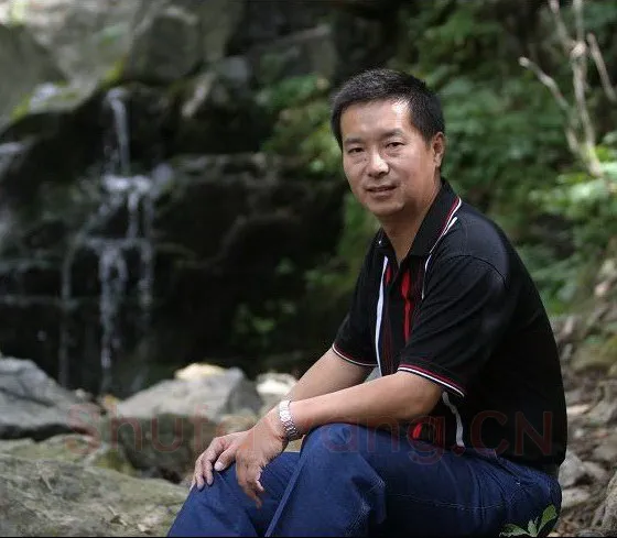 硬笔书法家(李峻岳)人物介绍及硬笔书法作品欣赏