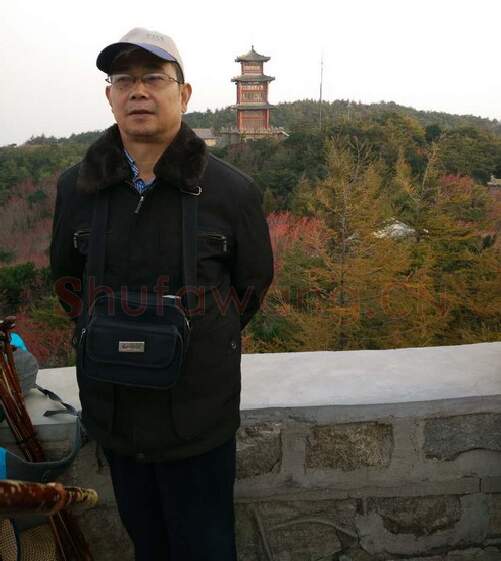 硬笔书法家(万载重)人物介绍及硬笔书法作品欣赏