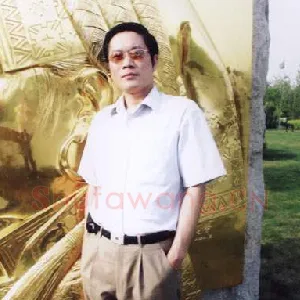 梁振文