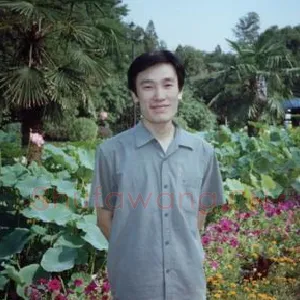 荆霄鹏