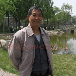 李正伦