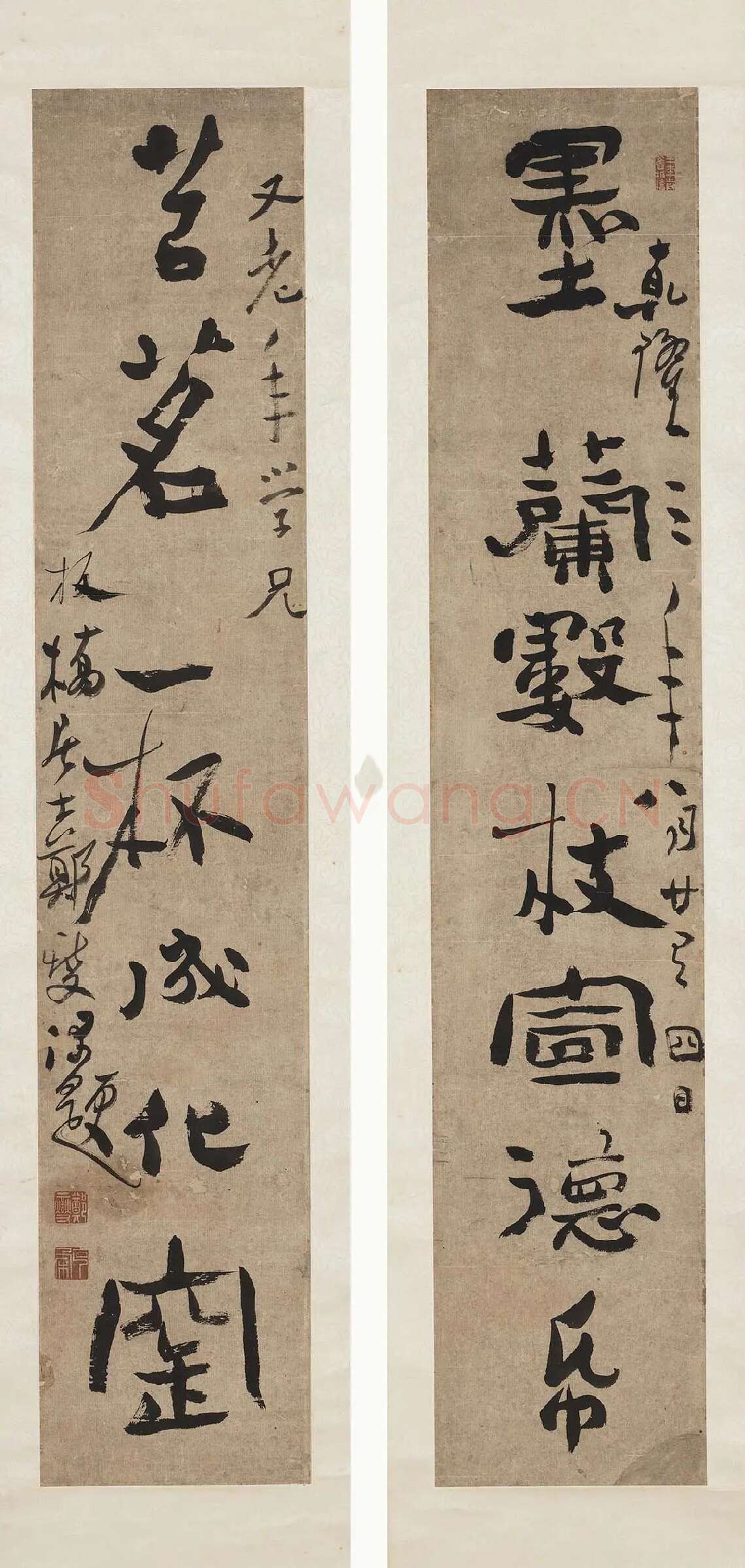 郑板桥(郑燮)六分半书七言联轴
