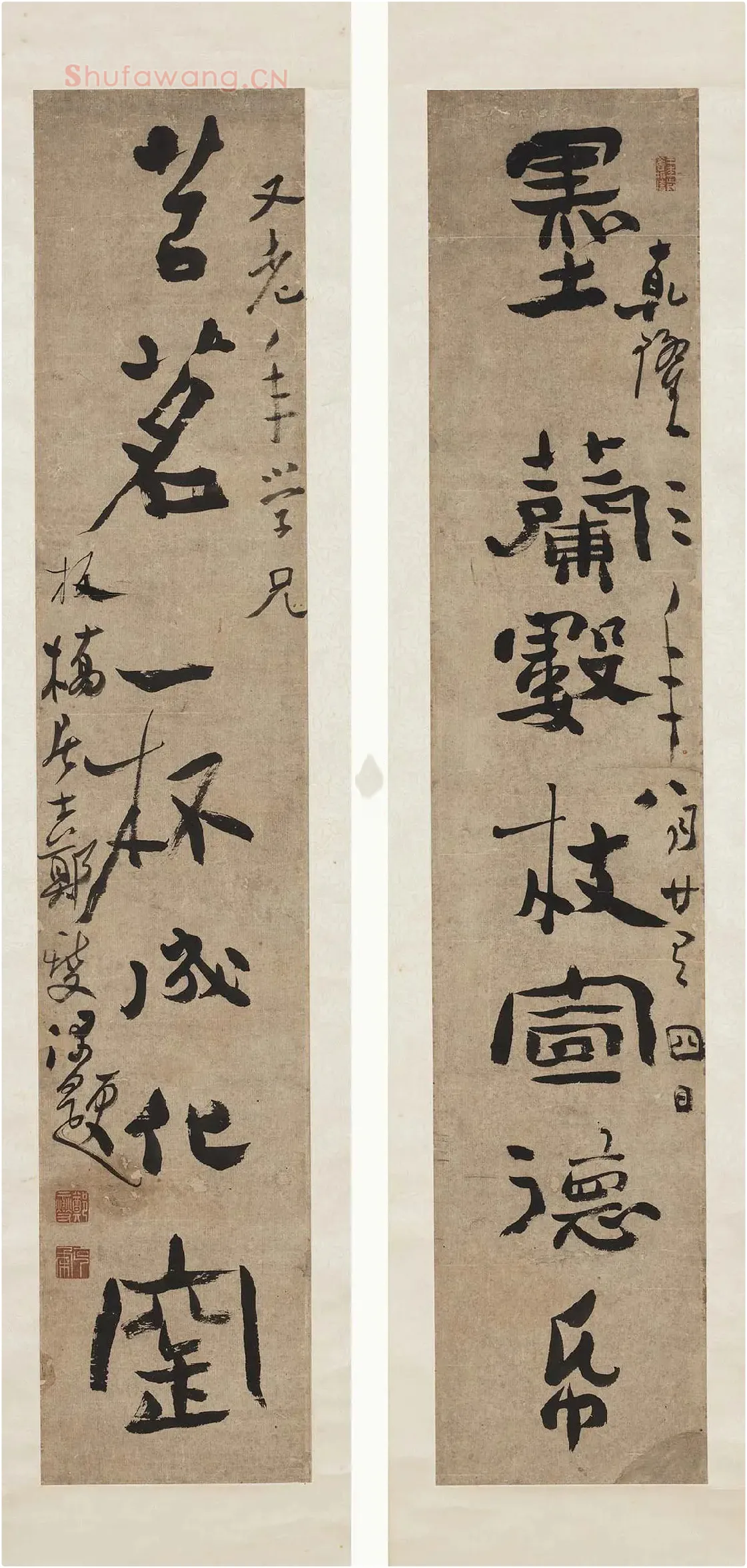 郑板桥(郑燮)六分半书七言联轴